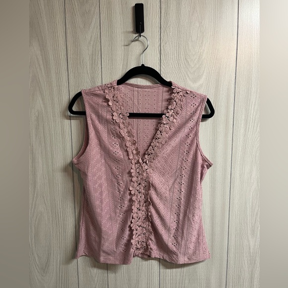 Flower Lacey V-neck tank top - Picture 2 of 4